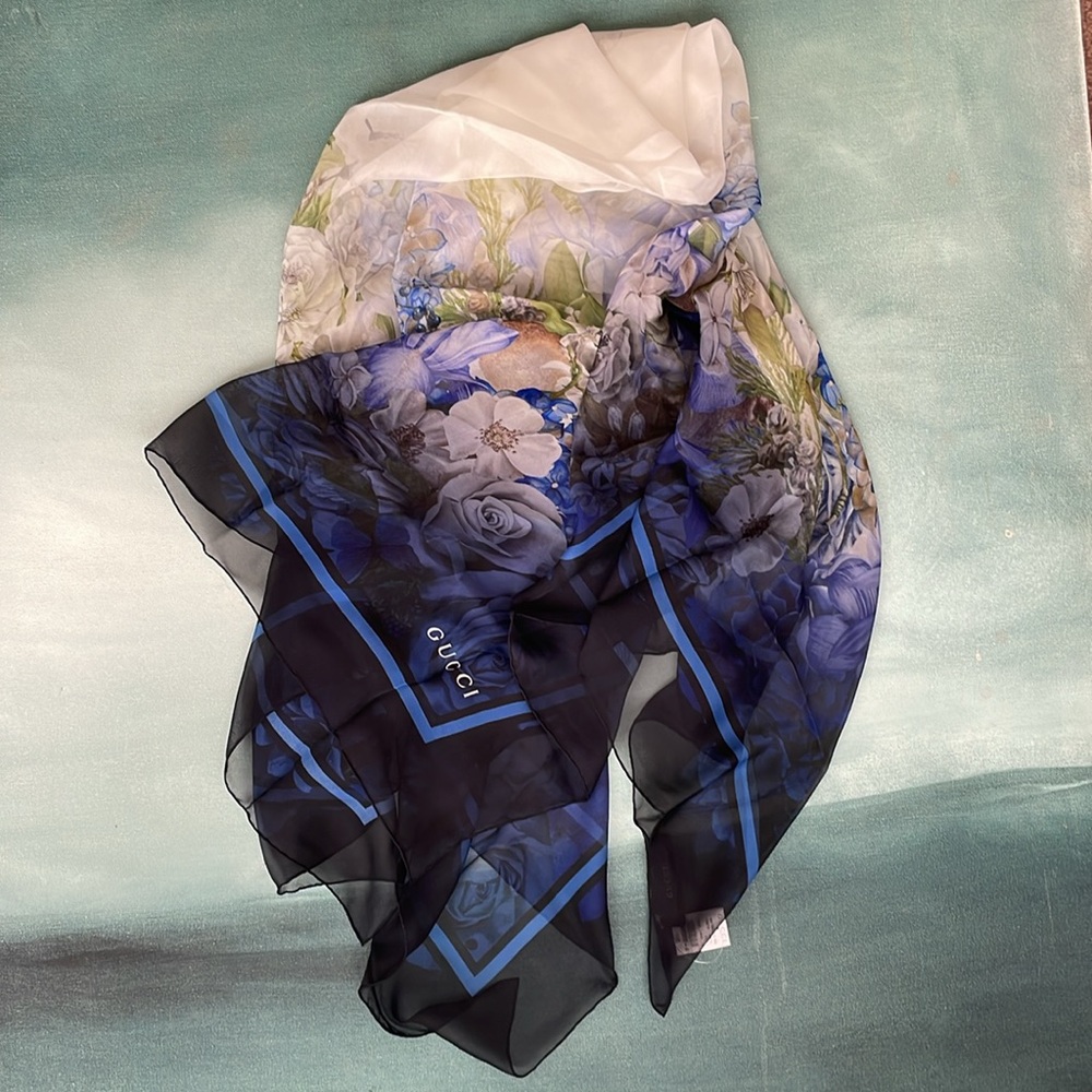 Authentic Gucci Floral Silk Scarf - Picture 11 of 11